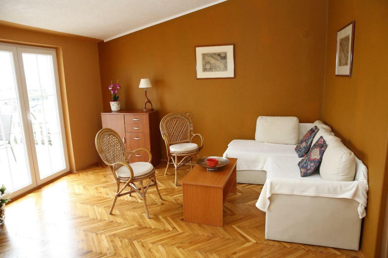 Apartment And Rooms Villa Kolonada Vodice Exterior foto